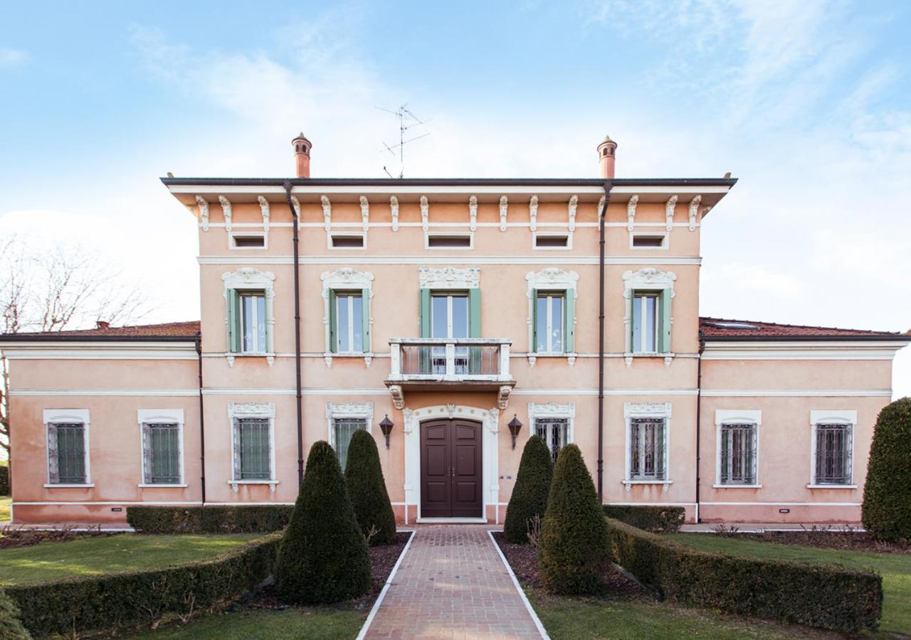 B&B Residence Il Ciliegio , Via Villa Superiore 93 Luzzara ซุสซารา ภายนอก รูปภาพ