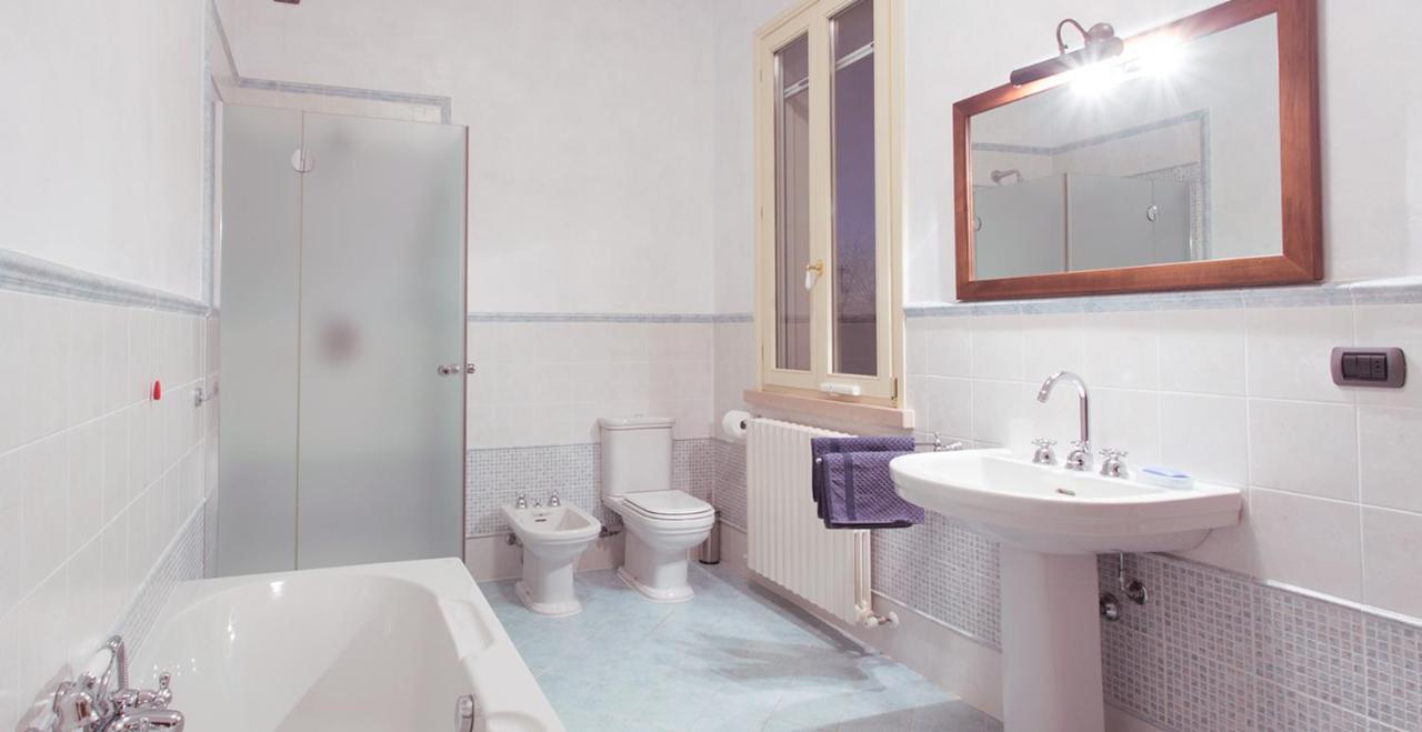 B&B Residence Il Ciliegio , Via Villa Superiore 93 Luzzara ซุสซารา ภายนอก รูปภาพ