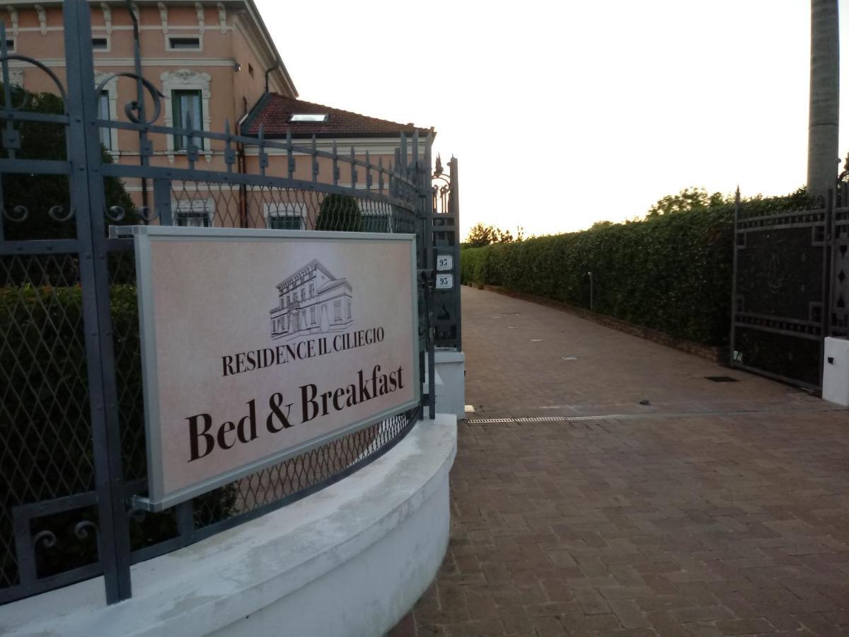 B&B Residence Il Ciliegio , Via Villa Superiore 93 Luzzara ซุสซารา ภายนอก รูปภาพ