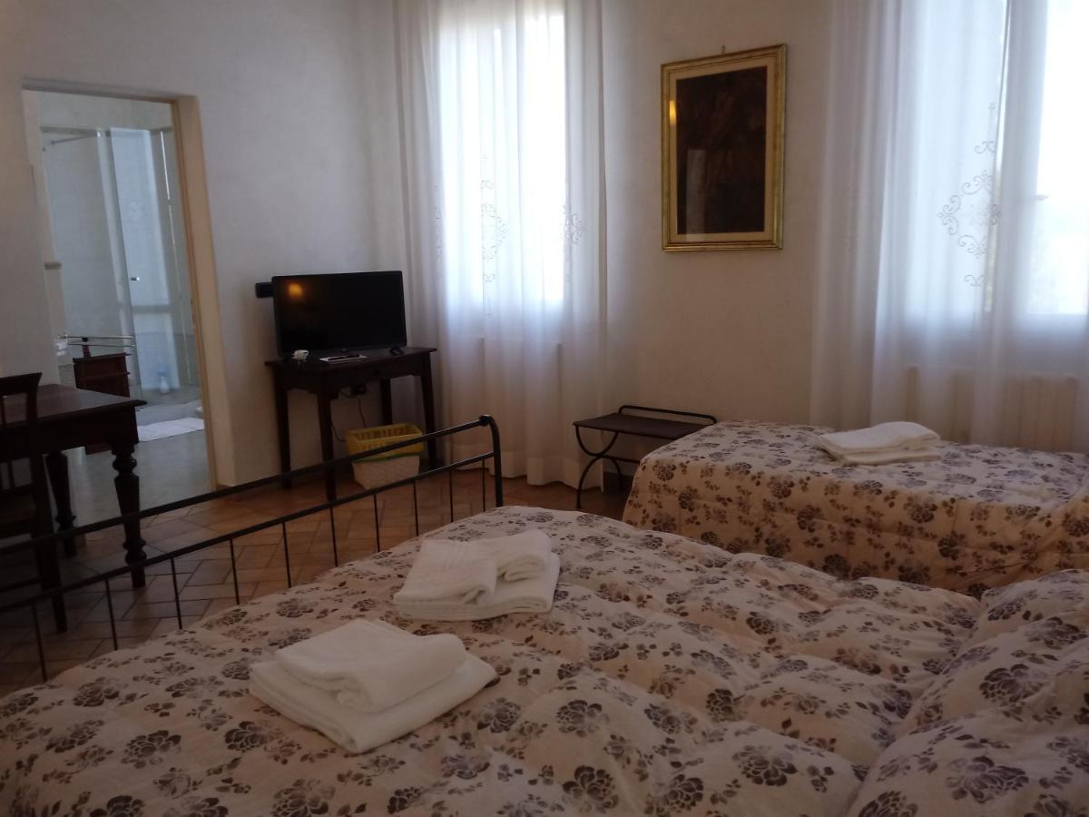 B&B Residence Il Ciliegio , Via Villa Superiore 93 Luzzara ซุสซารา ภายนอก รูปภาพ